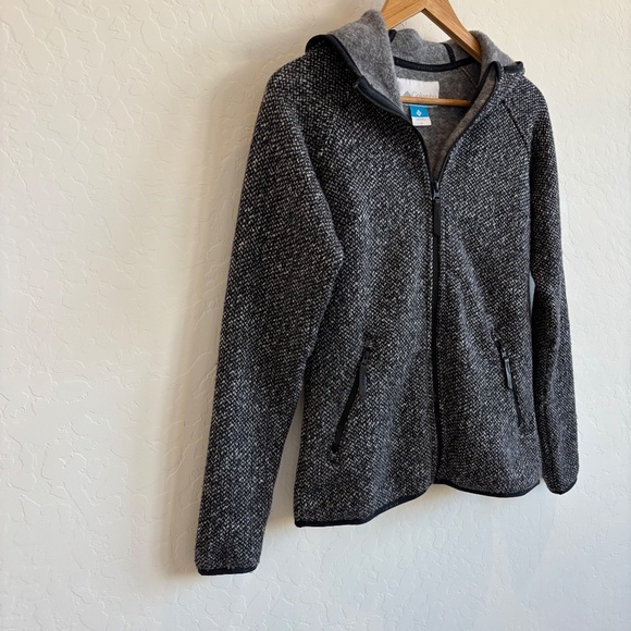 Columbia fleece jacket , Size Small , black&white, outdoor , hiking - Picture 3 of 12